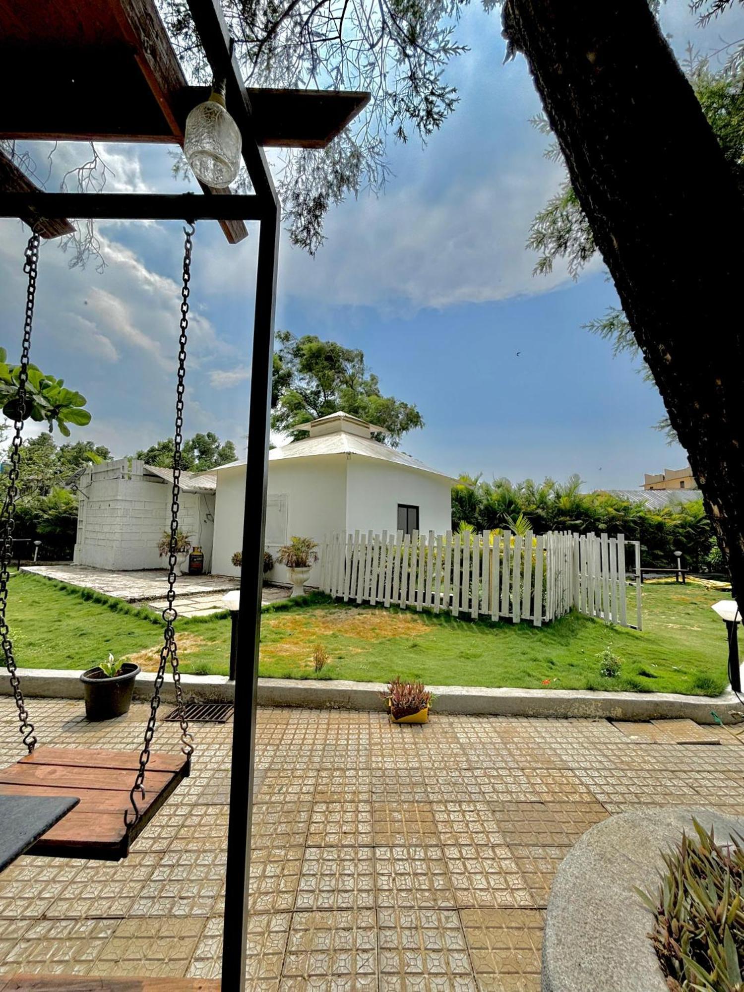 Glass House With Pvt Pool By Miracle Resort & Villa โลนาวาลา ภายนอก รูปภาพ